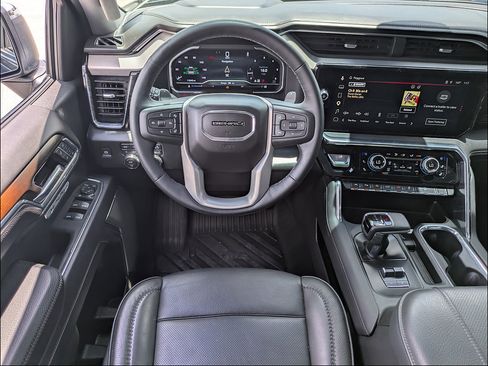 Used 2025 GMC Sierra 1500 Denali w/ Denali Reserve Package AWD/4WD image 17