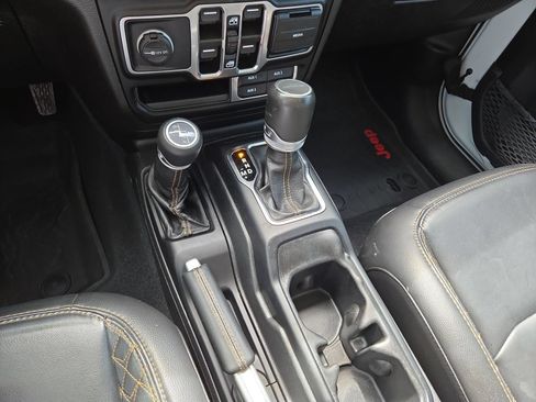 Used 2022 Jeep Gladiator Overland AWD/4WD image 22