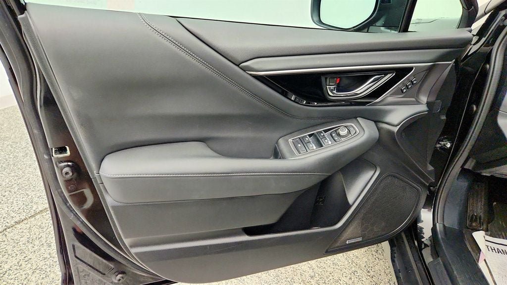 Used 2023 Subaru Outback Touring AWD/4WD image 11