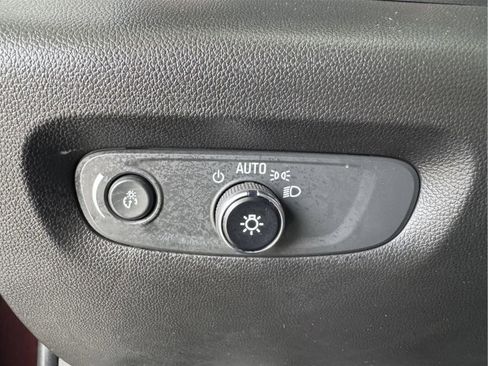 Used 2023 Chevrolet Traverse LT w/ Rear Camera Mirror Package AWD/4WD image 13