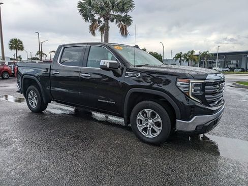 Used 2022 GMC Sierra 1500 SLT RWD image 2