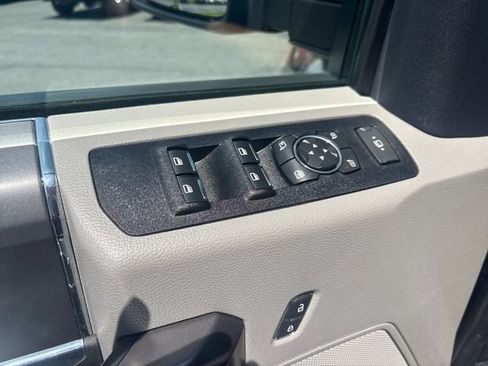 Used 2022 Ford F250 XLT w/ XLT Premium Package AWD/4WD image 19