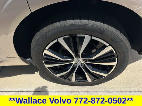 Used 2024 Volvo XC60 B5 Plus w/ Protection Package Premier AWD/4WD image 7