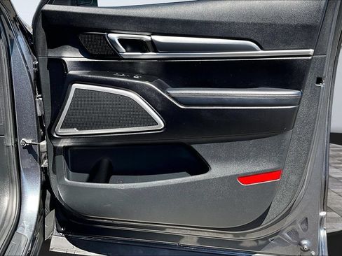 Used 2020 Kia Telluride LX AWD/4WD image 23