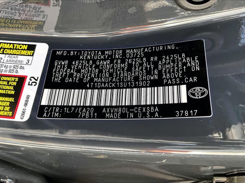 Used 2025 Toyota Camry SE FWD image 31