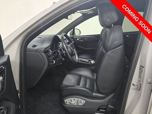 Used 2023 Porsche Macan AWD/4WD image 5
