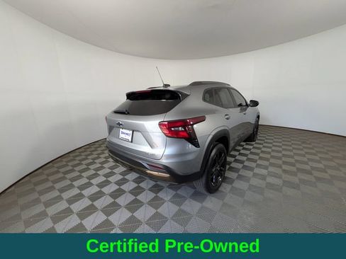 Used 2024 Chevrolet Trax ACTIV w/ Driver Confidence Package FWD image 4