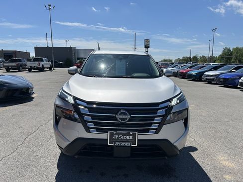 Used 2025 Nissan Rogue SV image 7