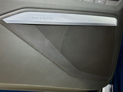 Used 2019 Audi e-tron Premium Plus image 19