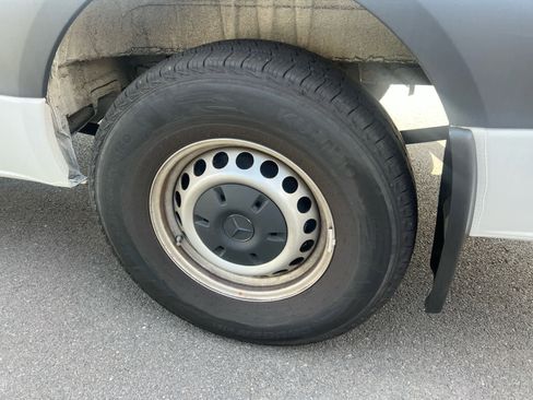 Used 2024 Mercedes-Benz Sprinter 2500 image 26