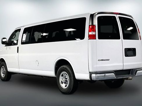 Used 2024 Chevrolet Express 3500 LT w/ LT Preferred Equipment Group RWD image 5