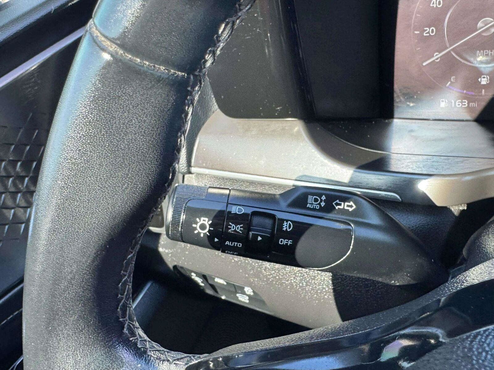 Used 2023 Kia Sorento SX FWD image 19