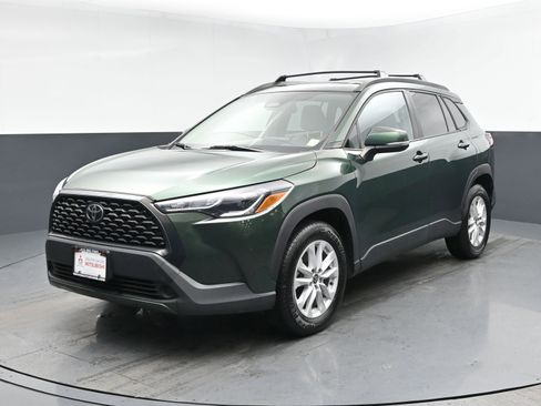 Used 2023 Toyota Corolla Cross LE w/ Moonroof Package image 1