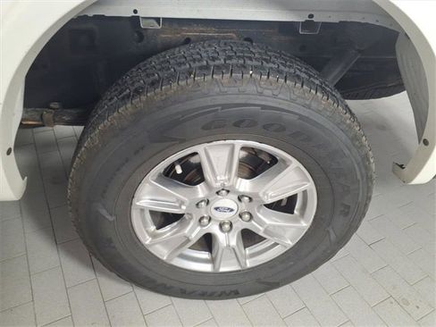 Used 2015 Ford F150 Lariat image 6