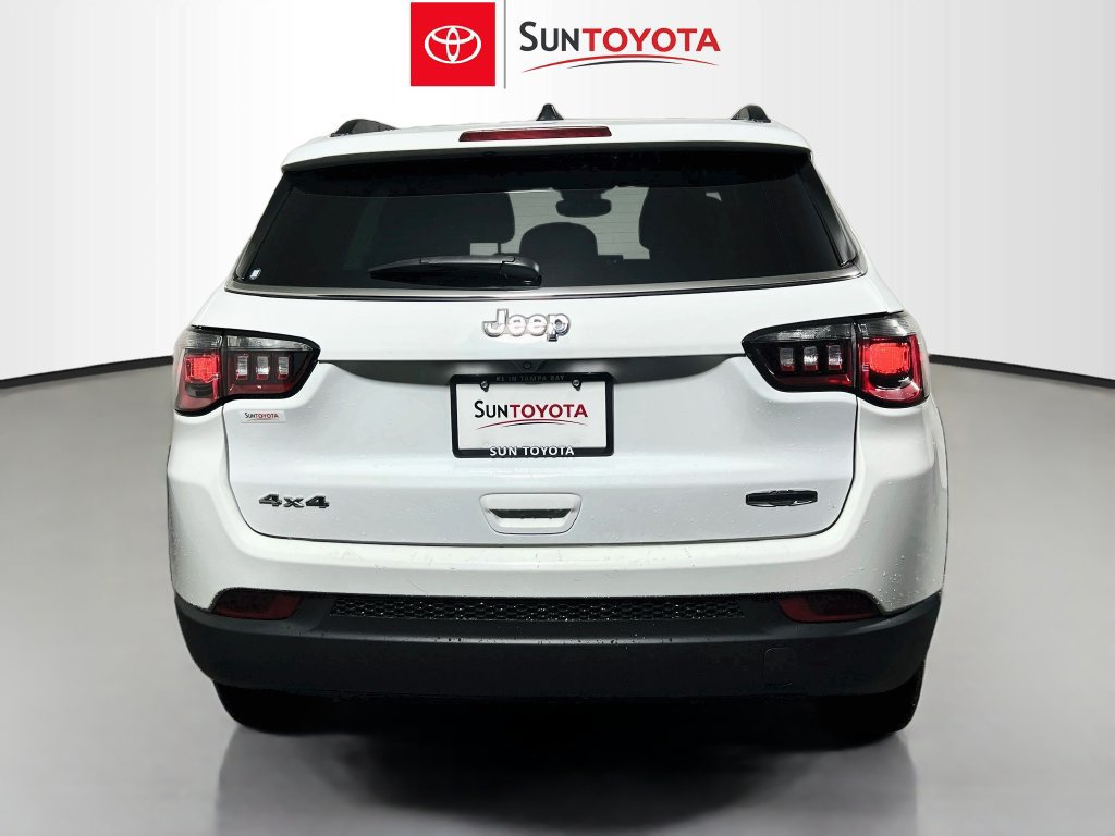 Used 2024 Jeep Compass Latitude AWD/4WD image 4