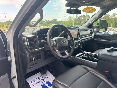 Used 2025 Ford F350 Lariat w/ Lariat Ultimate Package AWD/4WD image 12