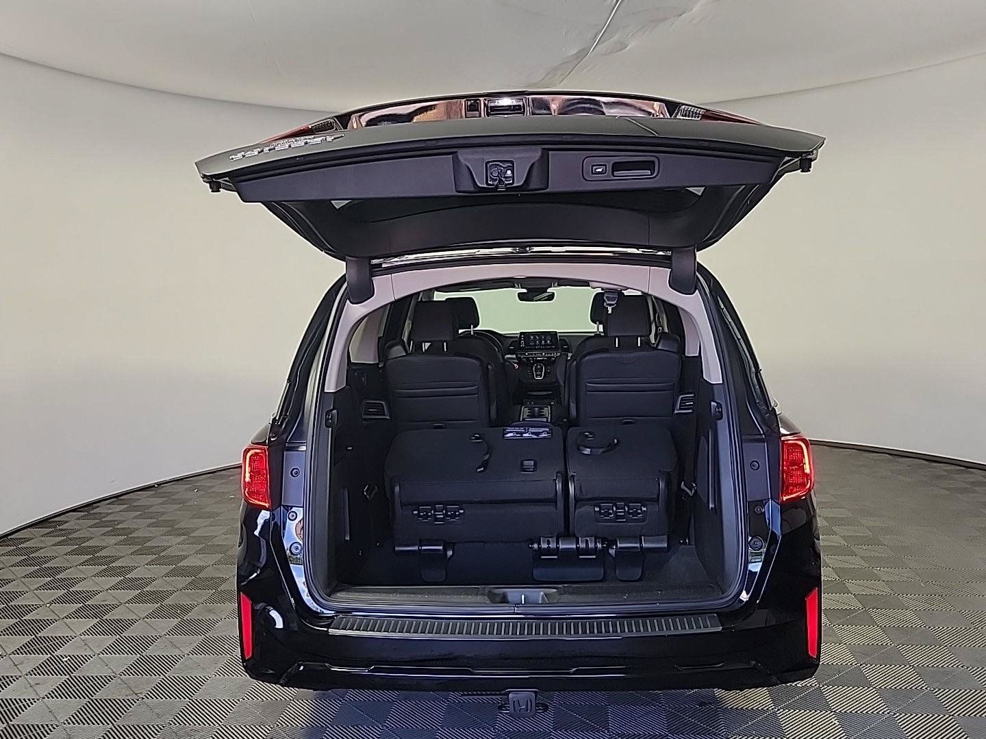 Certified 2025 Honda Odyssey EX-L image 6