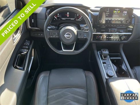 Used 2024 Nissan Pathfinder Platinum image 14