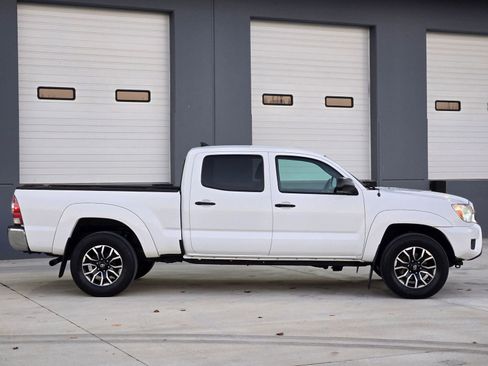 Used 2015 Toyota Tacoma 4x4 Double Cab image 9