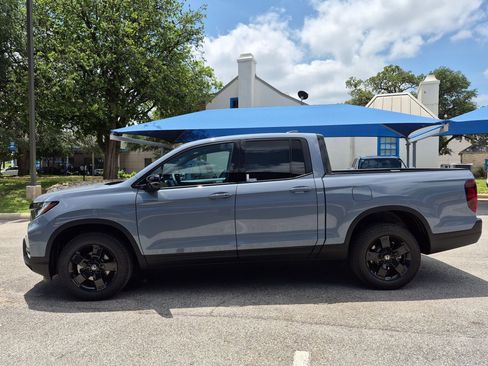 New 2026 Honda Ridgeline Black Edition image 2