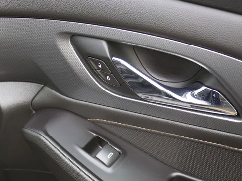 Used 2020 Chevrolet Traverse Premier image 37