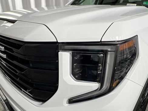 Used 2024 GMC Sierra 1500 Elevation image 13