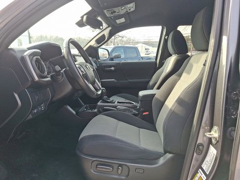 Certified 2021 Toyota Tacoma TRD Off-Road image 13