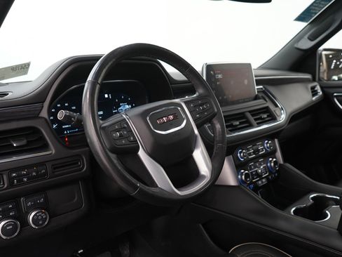 Used 2022 GMC Yukon XL SLT w/ SLT Luxury Package AWD/4WD image 27