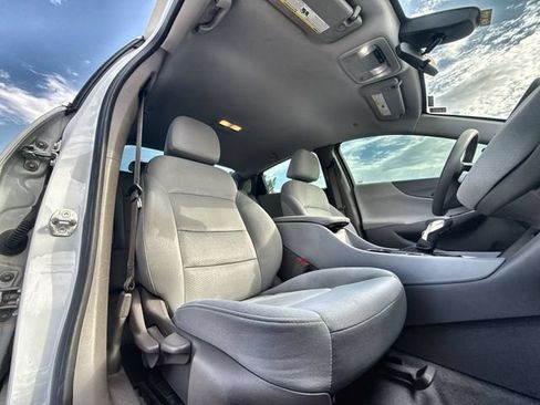 Used 2022 Chevrolet Malibu LT FWD image 21