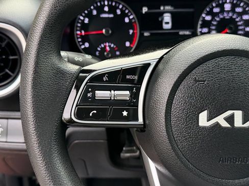 Certified 2022 Kia Forte LXS FWD image 21