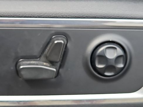 Used 2021 RAM 1500 Laramie AWD/4WD image 27