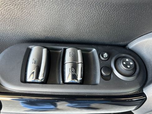 Used 2024 MINI Cooper S image 27