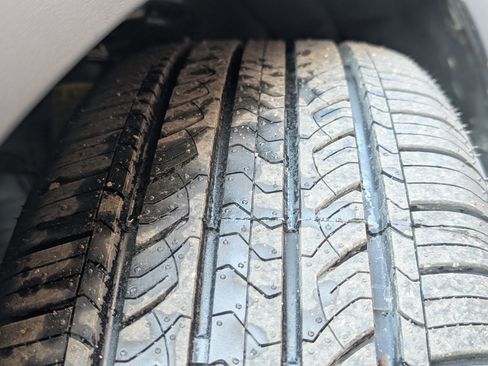 Used 2022 Chevrolet Bolt LT w/ Infotainment Package image 35