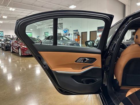 Used 2023 BMW 330e w/ Premium Package image 33