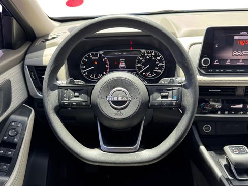 Used 2023 Nissan Rogue SV FWD image 13