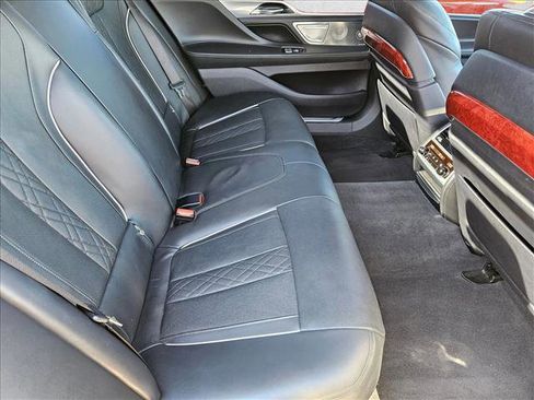 Used 2017 BMW ALPINA B7 xDrive image 18