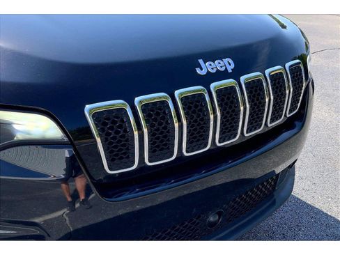 Used 2022 Jeep Cherokee Latitude Lux w/ Sun & Sound Group FWD image 30
