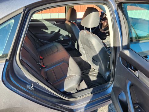 Used 2015 Volkswagen Passat 1.8T Wolfsburg Edition image 24