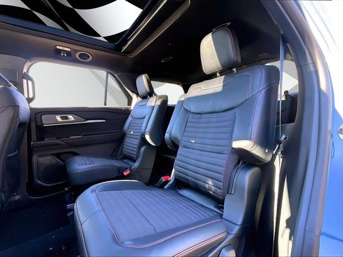 New 2026 Ford Explorer ST-Line w/ ST-Line Street Pack image 9