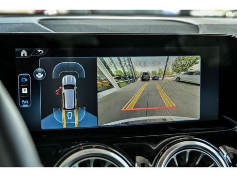 Certified 2026 Mercedes-Benz GLB 250 4MATIC image 19