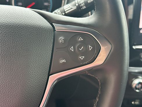 Used 2023 Chevrolet Traverse RS FWD image 17