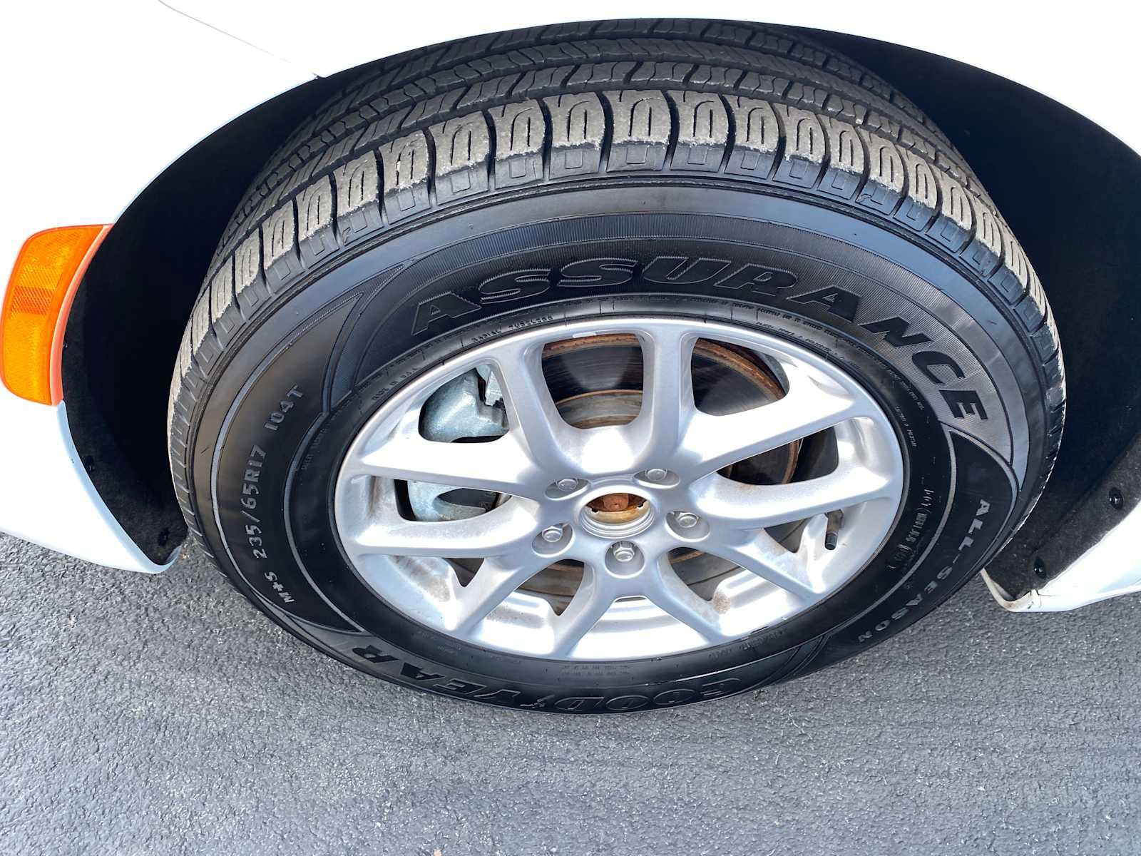 Used 2023 Chrysler Pacifica Touring-L FWD image 43