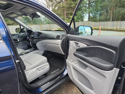 Used 2021 Honda Ridgeline RTL-E image 12