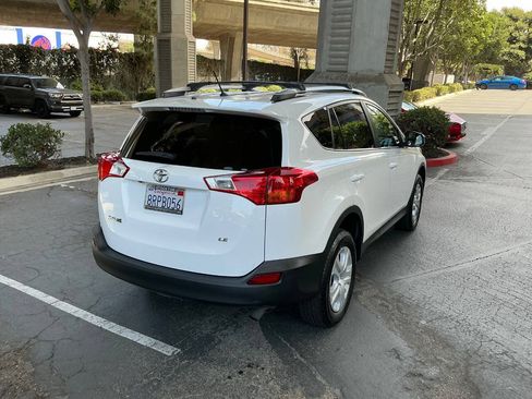 Used 2013 Toyota RAV4 LE FWD image 7