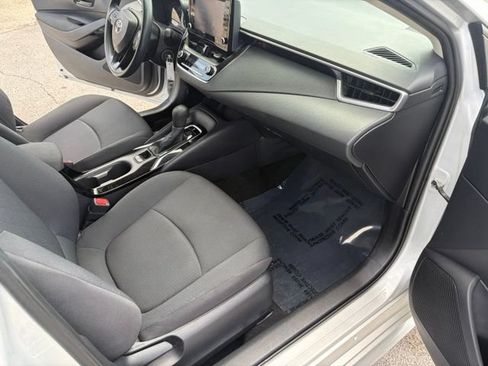 Used 2022 Toyota Corolla LE FWD image 33
