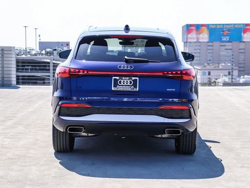 Used 2025 Audi Q5 Premium w/ Convenience Package AWD/4WD image 5