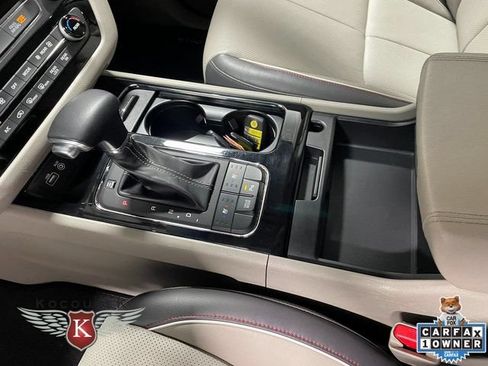 Used 2018 Kia Sedona SX FWD image 18