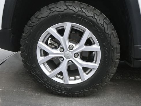 Used 2022 Jeep Grand Cherokee Limited w/ Trailer Tow Prep Group (B) image 12