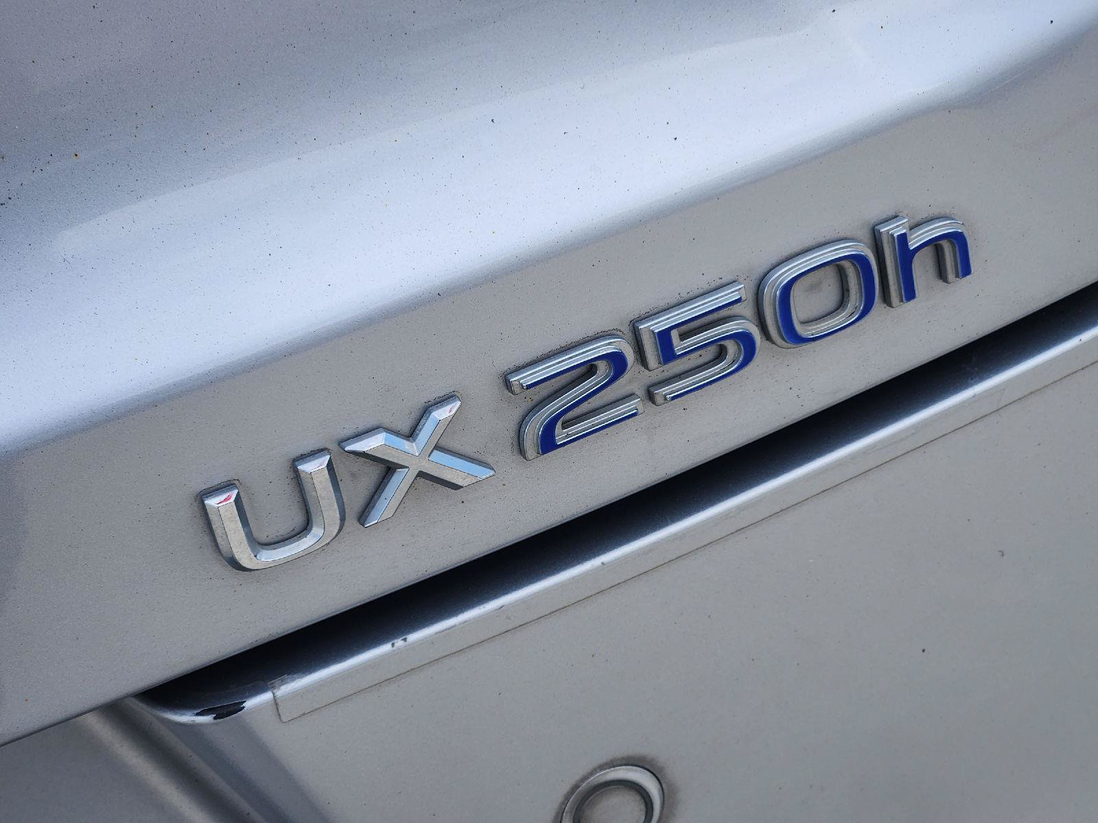 Used 2020 Lexus UX 250h w/ Premium Package AWD/4WD image 12