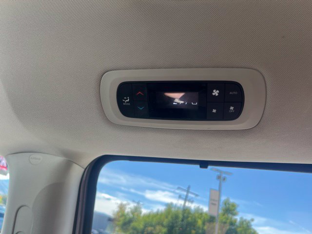 Used 2020 Chrysler Pacifica Touring-L FWD image 21